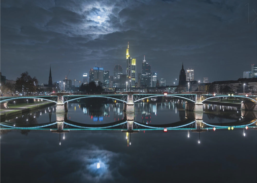 Francoforte con la luna piena | Carta da Parati Fotografica