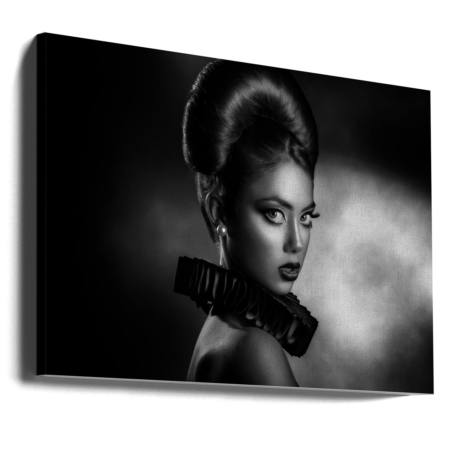 Anita 4 | Canvas