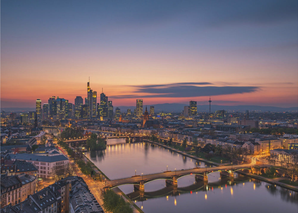 Frankfurtin horisontti auringonlaskun aikaan | Julisteet - Taidevedokset